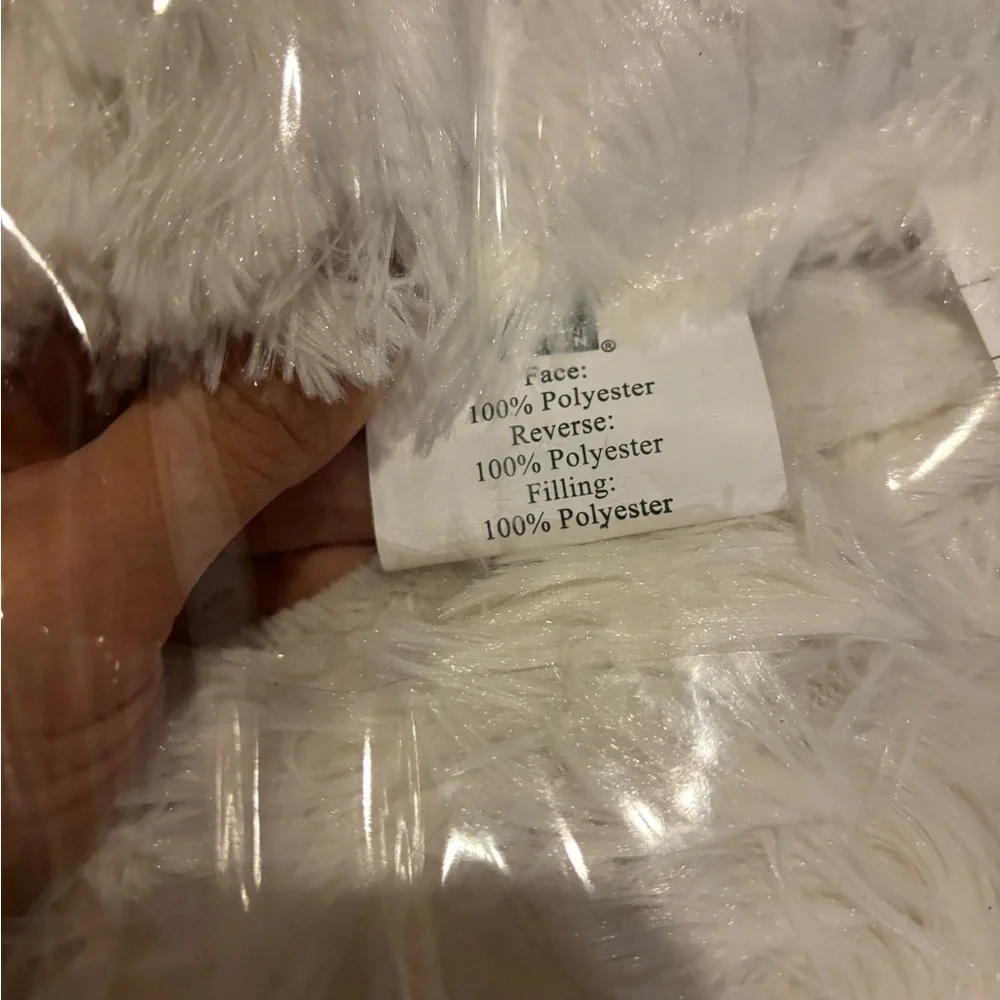 N/A shaggy comforter